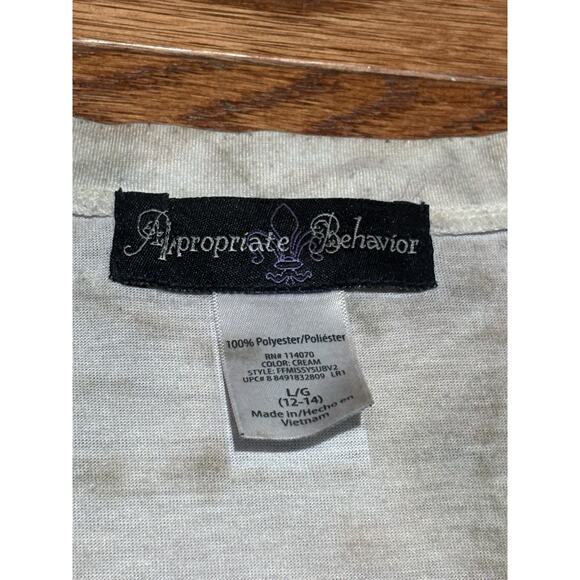 Appropriate Behavior Women's Green Y2k Mandala Short Sleeve V-Neck Shirt, Sz L - Picture 4 of 4